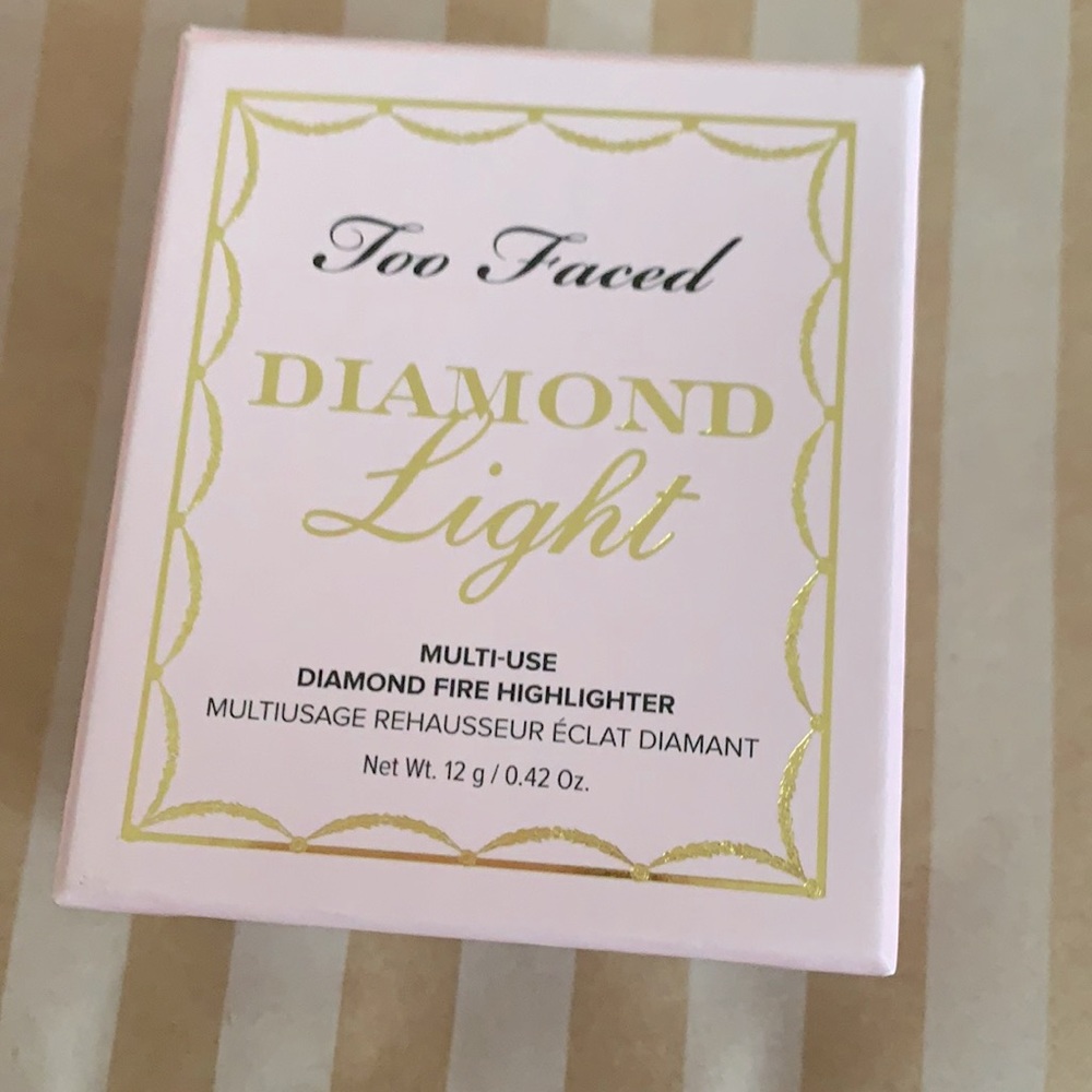 Too faced Diamond light